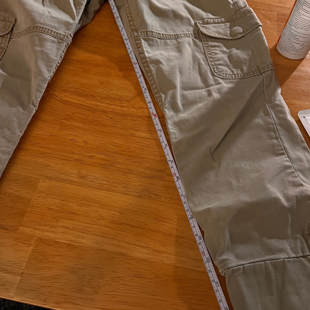 Levi’s Capri - Picture 9 of 10